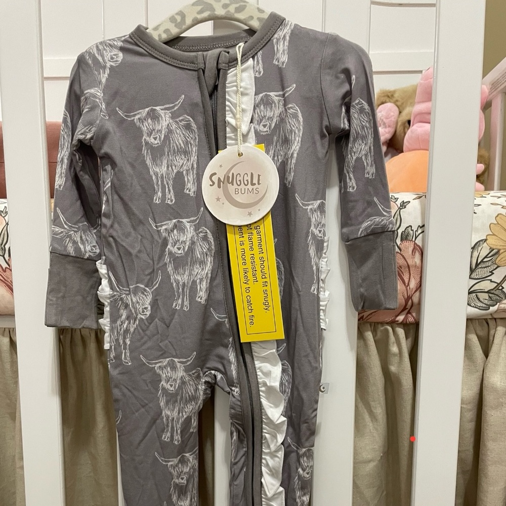 Snuggle Bums NWT Bamboo Sleeper 0/3m